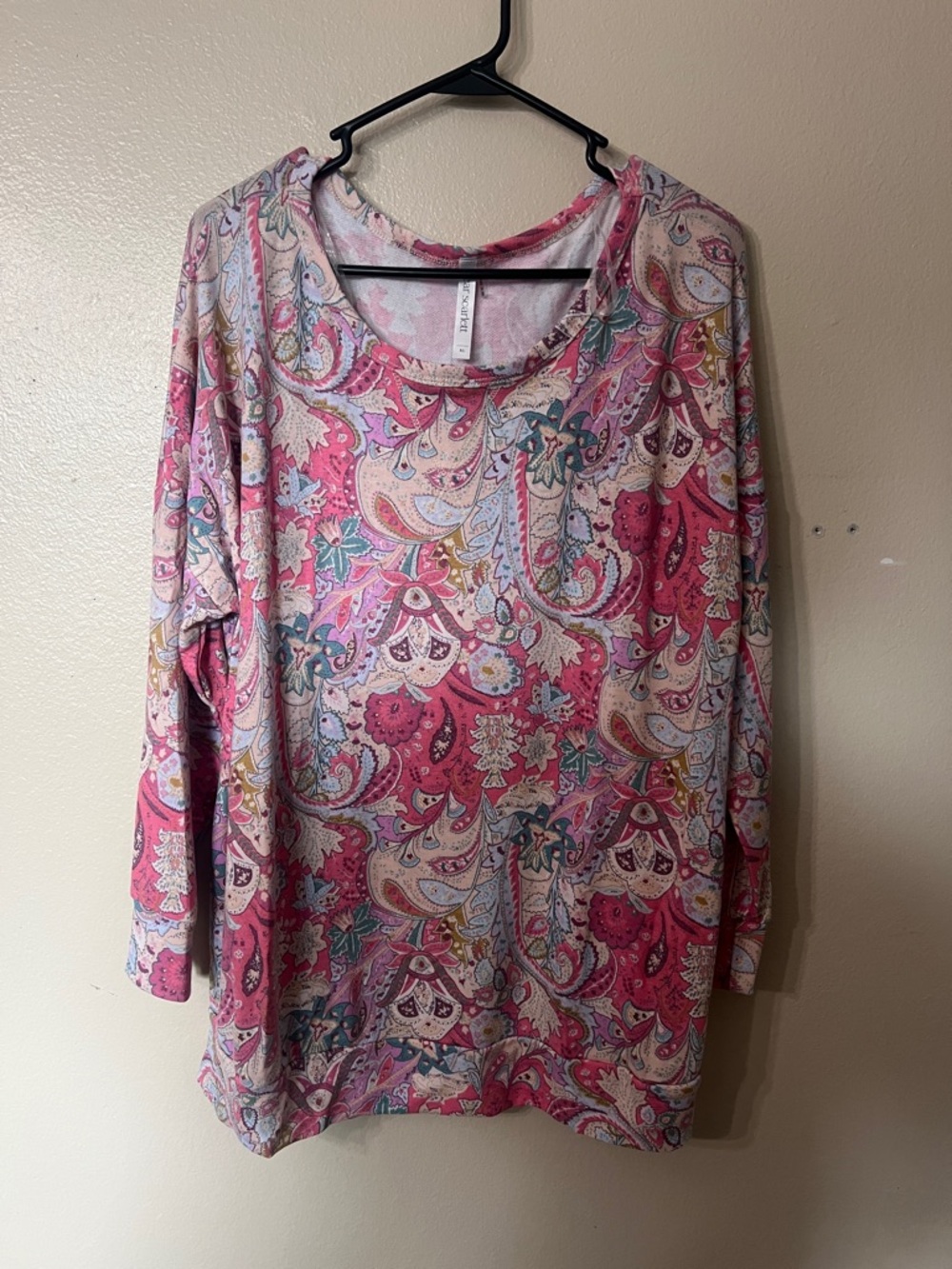Women's Pink Paisley Long Sleeve Scoop Neck Top
